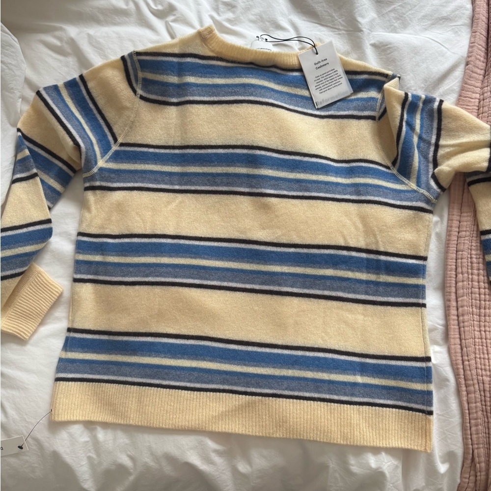 NWT Reformation - Cashmere Boyfriend Sweater - Picture 4 of 5